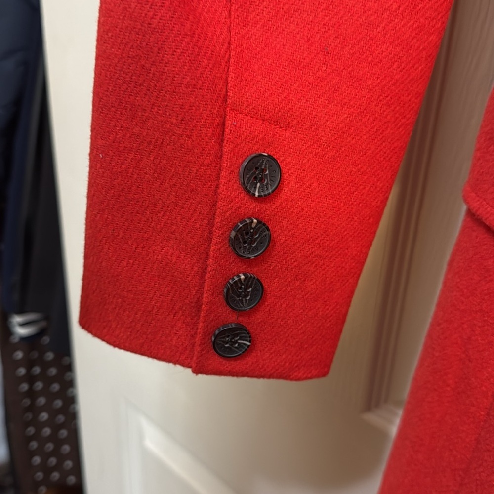 Shoulder Hourglass Coat - Picture 4 of 7
